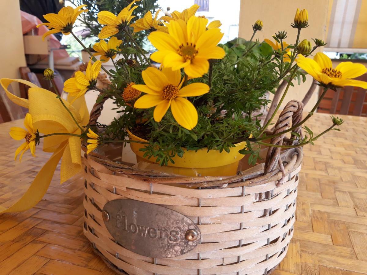 Flowery House Apartment Rome Bagian luar foto